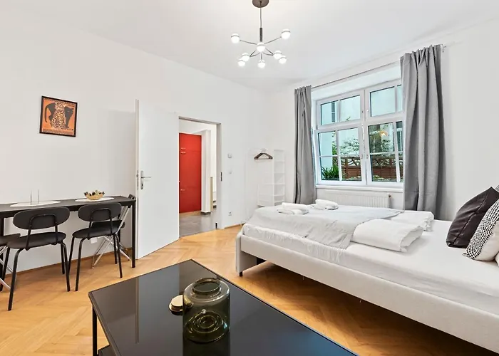 Cozy In 16th District Daire *